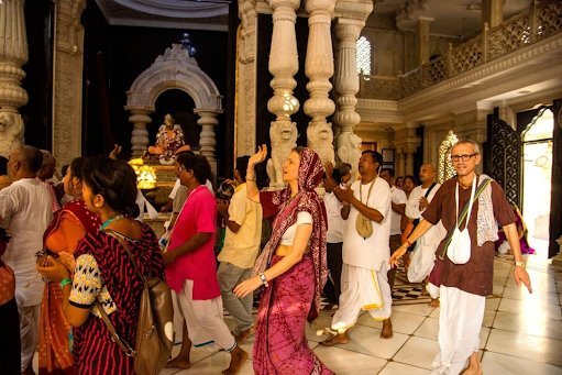 इसकॉन मंदिर वृंदावन समय